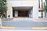 駐車場：駐車場の出入り口