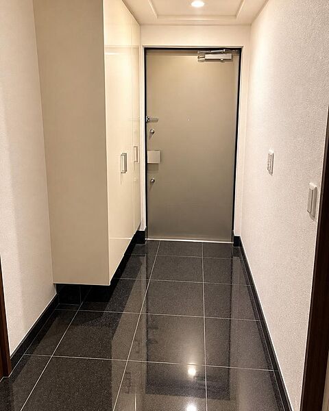 玄関を拡大表示
