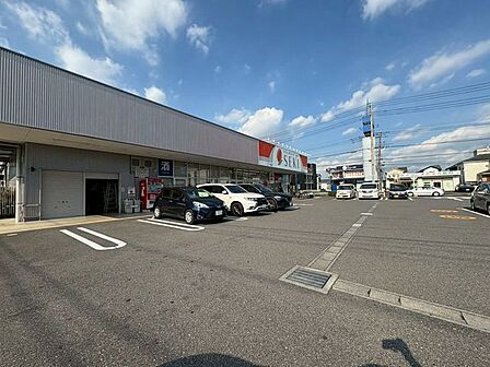 ドラッグストアセキ 南流山店 徒歩24分。 1890m