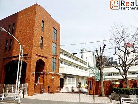 横浜市立横浜吉田中学校 徒歩14分。 1050m