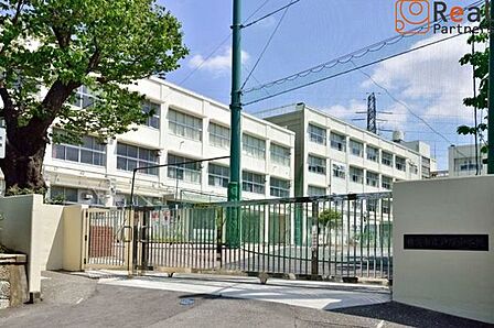 横浜市立戸塚中学校 徒歩20分。 1600m