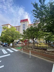外観:2沿線以上利用可能で通勤・通学に便利な好立地!駅までは平坦でアクセスしやすく、市街地も近いため買物や外食にも困りません。周辺環境と合わせてぜひ現地をご確認ください。 外観:2沿線以上利用可能で通勤・通学に便利な好立地!駅までは平坦でアクセスしやすく、市街地も近いため買物や外食にも困りません。周辺環境と合わせてぜひ現地をご確認ください。