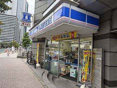 ローソン 中野本町一丁目東店 360m