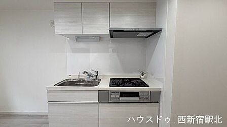 コンパクトなキッチンなのでリビングがゆったり♪