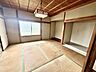 和室：押入付きの和室。来客用や寝室として使えます。