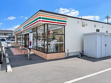 セブン-イレブン 三郷市役所東店 1200m