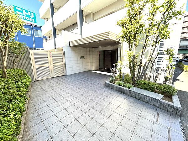 エントランスを拡大表示