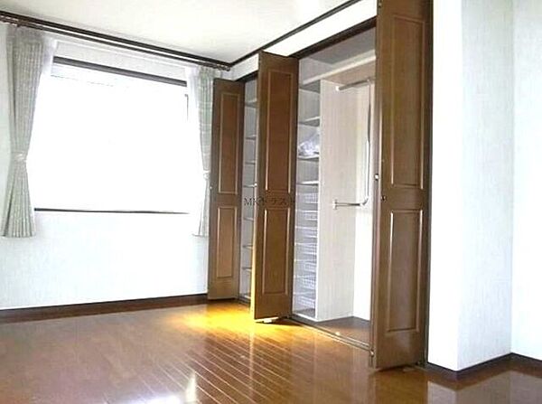 洋室を拡大表示