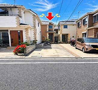 外観:駐車場 外観:駐車場