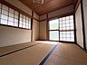 和室：1階和室で庭へも出られます。