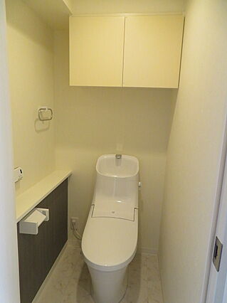 トイレは上部に...