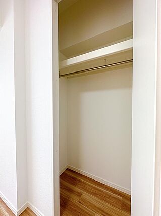 北東側洋室の収...