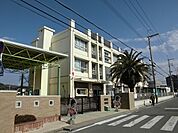 和歌山市立西脇小学校まで1044m