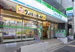 [周辺] ファミリーマート新宿新小川町店 徒歩1分。 80m