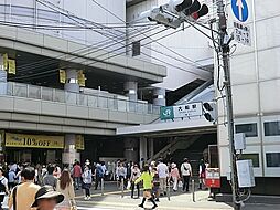 [周辺] 大船駅(JR 東海道本線)まで2044m、5沿線利用可能なビッグターミナル。駅直結のルミネウィングは若者に人気。駅前には大規模に広がる商店街で毎日賑わっています。