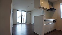 マナ・シュロス 202 2階1LDKのリビング/ダイニング