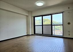 角部屋の解放感　ダイアパレスサザンヒル衣笠 3LDKのリビング/ダイニング