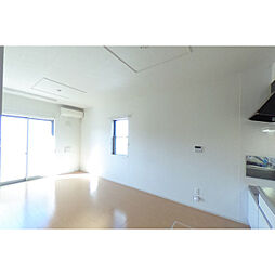 グランドヒル・レジデンス 101 1階1LDKのリビング/ダイニング