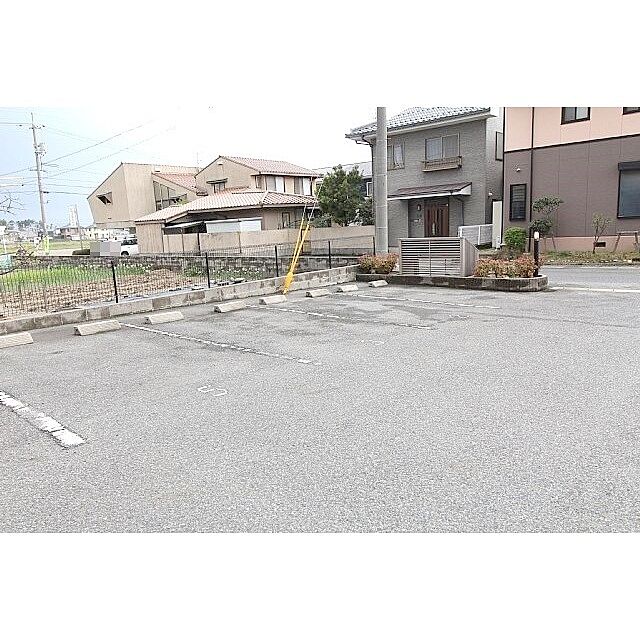 8 / 18