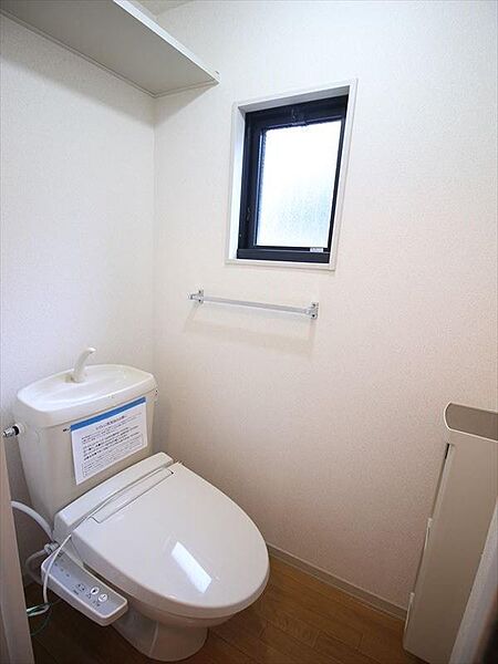 画像12:【トイレ】トイレにも窓あり！！換気◎