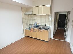 阪急宝塚本線 岡町駅 徒歩3分の賃貸マンション 1階2DKのリビング/ダイニング