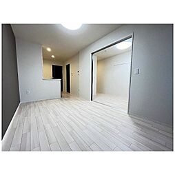 グラティテュード・Ｋ 205 2階1LDKのリビング/ダイニング