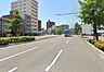 周辺：見通しの良い前面道路。