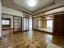 焼山北2丁目17番戸建 5DKの室内