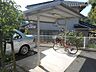 その他：雨の日も安心の屋根付き駐輪場です。