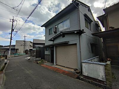 外観:敷地面積34.03坪の売土地です。 外観:敷地面積34.03坪の売土地です。