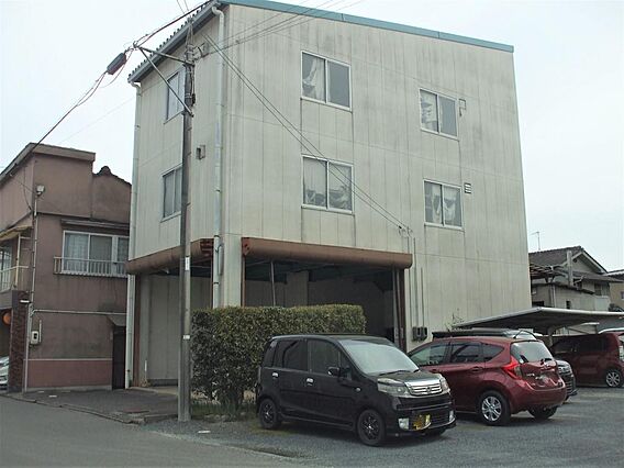 建物西側公道か...