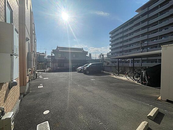 駐車場と駐輪場