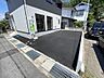 駐車場：車種により並列2台駐車可能です。周辺は交通量も少なく、落ち着いて駐車が可能です。