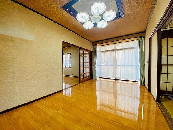 洋室を拡大表示