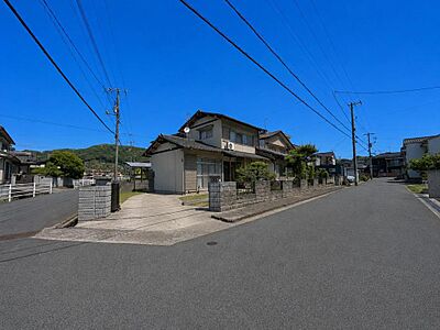 外観:「家賃を払うより、広々としたマイホームでのんびり暮らしたい」そんな暮らしを始めたい方にオススメの住まいです♪ 外観:「家賃を払うより、広々としたマイホームでのんびり暮らしたい」そんな暮らしを始めたい方にオススメの住まいです♪