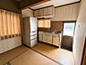キッチン：希少なキッチン2か所の間取り。二世帯住宅や趣味用スペースとしても利用可能です。