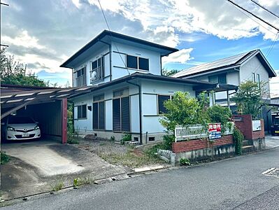 外観：【外観】2020年に外壁と屋根を塗装済！築年数を感じさせない清潔感のある佇まい。手入れの行き届いた外観は、帰宅するたびに誇らしい気持ちにさせます。