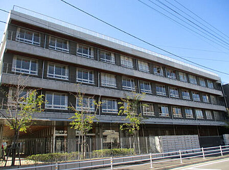 高松市立栗林小学校 距離:192m
