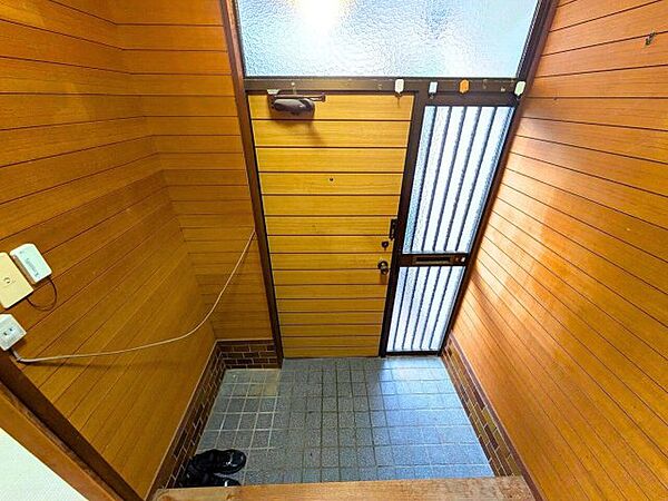 玄関を拡大表示