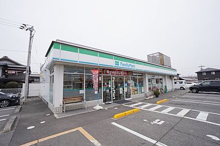 【コンビニエンスストア】ファミリーマート 南斎院町店まで1115m