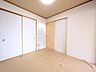 和室：押入を備えた和室。引き戸を開ければリビングと繋がり、多様なシーンで活躍します。