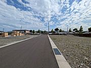 2号地前方の道路を捉えました。
