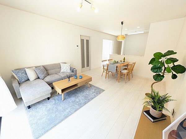 リビング/ダイニングを拡大表示