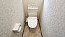 温水洗浄便座付きトイレで、毎日を快適に過ごせる設備仕様です。