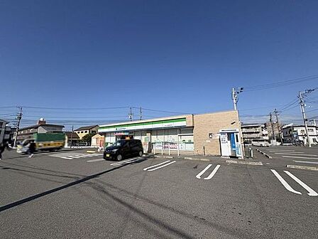 ファミリーマート 松山土居田駅前店 536m