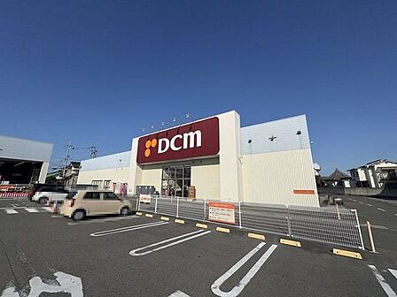 DCM余戸店 663m