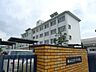 周辺：松山市立鴨川中学校 1304m