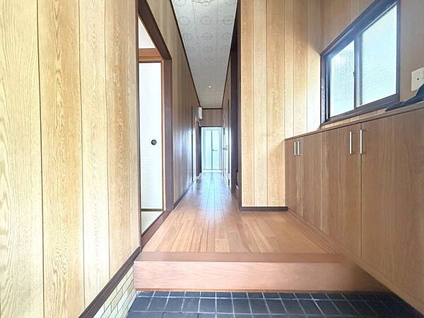 玄関を拡大表示