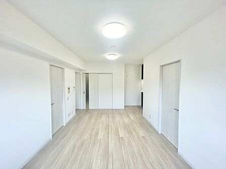 家族が自然と集まる開放的な14.4帖LDK♪