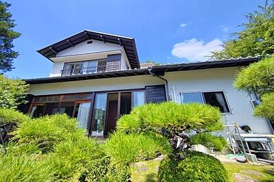 外観:熱海市西山町に所在する和庭園のある和洋折衷邸宅 外観:熱海市西山町に所在する和庭園のある和洋折衷邸宅